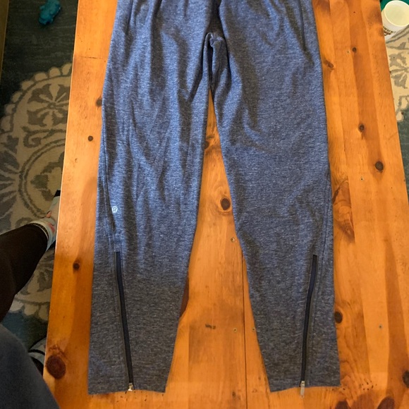 Lululemon sweatpants - Picture 4 of 9